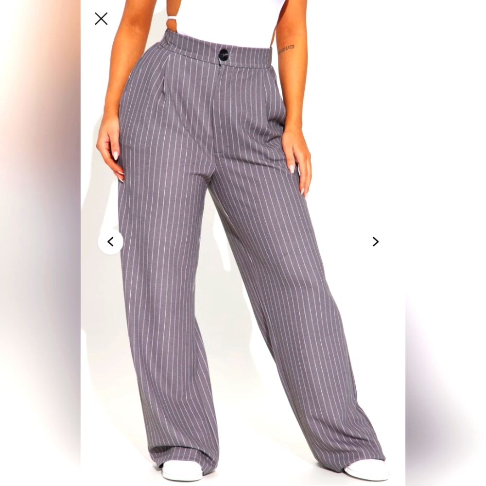 Gray Pinstripe Women's Pants‎